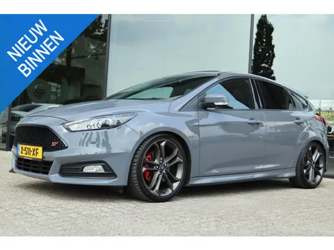FORD FOCUS 2.0 ST-3 | SCHUIFDAK | XENON | LEDER | KEY-LESS | CAMERA | WINTERPACK | KW VERLAGING