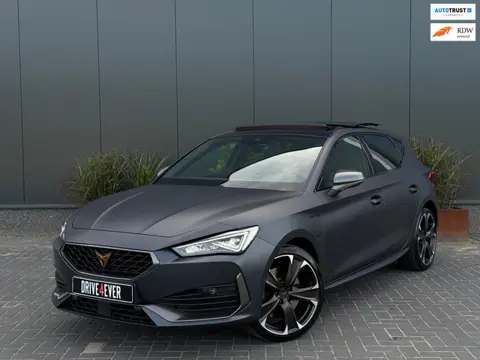 Cupra Leon 1.4 e-Hybrid VZ Copper 245PK PANO|NAVI|APPLE CARPLAY