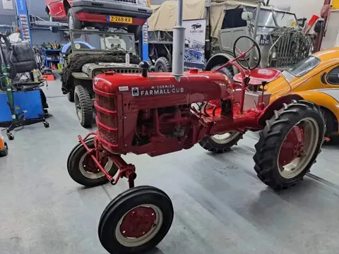 Mac Cormick Farmall cub trekker Tracktor 1947 oldtimer