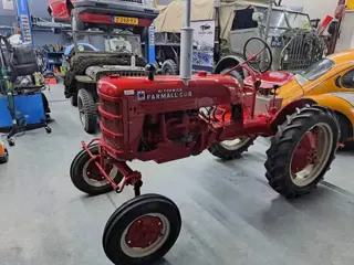 Mac Cormick Farmall cub trekker Tracktor 1947 oldtimer
