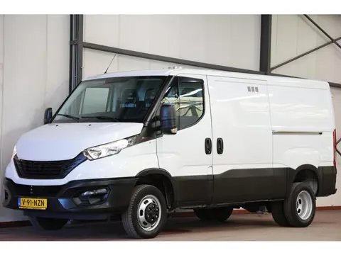 Iveco Daily 35C18HV 3.0 180PK L2H1 DUBBEL LUCHT