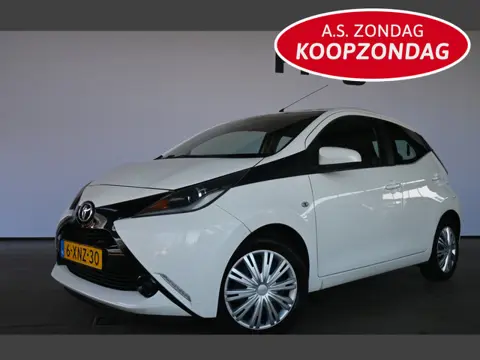 Toyota Aygo 1.0 VVT-i x-play Airco LED Elektrisch Pakket! Camera Goed Onderouden! Inruil Mogelijk!