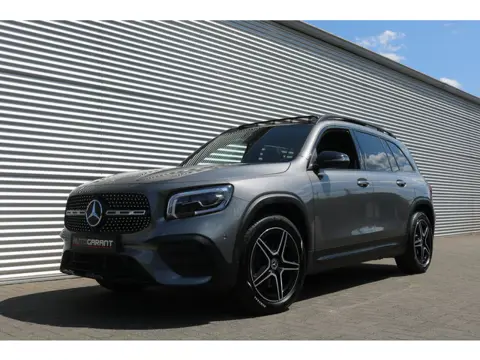 Mercedes-Benz GLB 200 AMG Pakket AMG NightPakket (Pano Sportleder/Memory Carplay Sfeer Distronic Cam