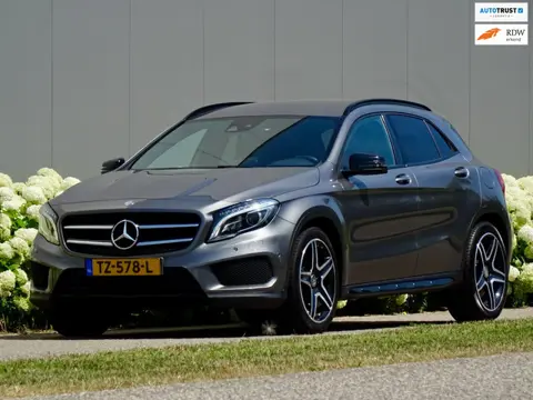 Mercedes-Benz GLA-klasse 250 4Matic /// AMG - Edition 1 /// Alcantra/Leer / Dealer-Oh /