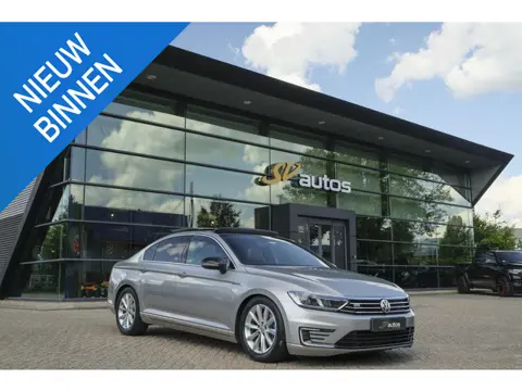 Volkswagen Passat 1.4 TSI GTE 218pk Highline Panoramadak Camera *SOH 95%* Carplay NLauto LED Adaptiv