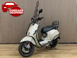Vespa Snorscooter Sprint 4T Desert Sand|Beugels|LED|