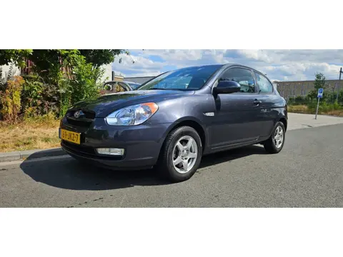 Hyundai Accent 1.4i Dynamic Joy .stuur bekrachtiging werkt niet
