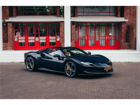 Ferrari 296 GTS LIFT NL Auto Blu Pozzi 3.0 V6 (bj 2025)