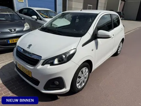 Peugeot 108 1.0 e-VTi Première 2015 NAP 197.508km Airco Alle boekjes zijn aanwezig. Fijne auto met B