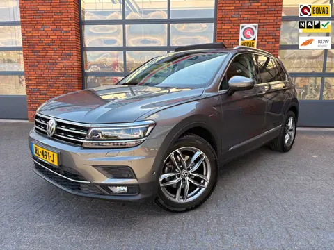 Volkswagen Tiguan 1.4 TSI 150PK DSG Highline | Schuifdak | LED | Trekhaak