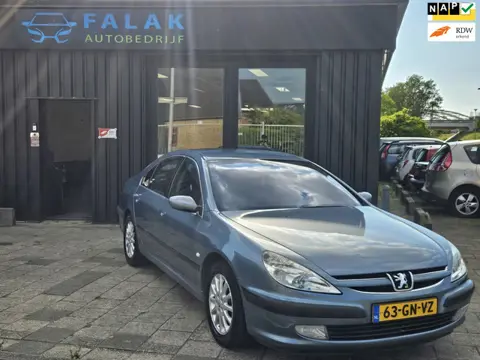 Peugeot 607 2.2-16V