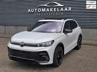 Volkswagen Tiguan 1.5 eTSI R-Line Business Full/ Pano/Trekhaak/Keyless/Grote scherm/Full