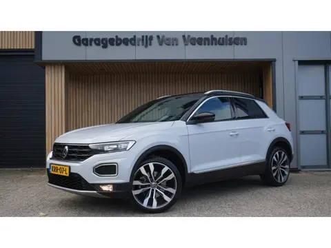 Volkswagen T-Roc 1.5 150pk TSI Sport Pano Virtual Stoelverw Drive select *68737km* 19 inch LM Cruise