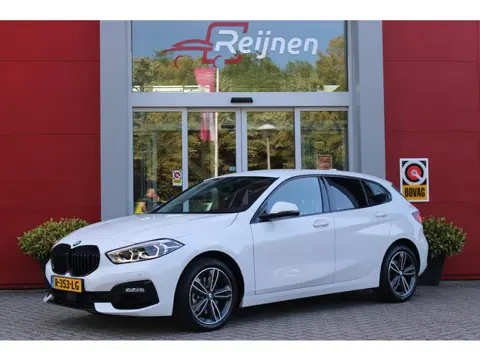 BMW 1-serie 116i AUTOMAAT HIGH EXECUTIVE | DRAADLOZE APPLE CARPLAY/ANDROID AUTO | NAVIGATIE | PARKEE