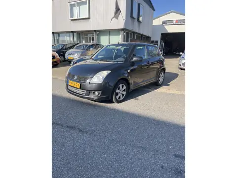 Suzuki Swift 1.3 Exclusive 5 Deurs,Airco,Keyless. LET OP: Auto rijdt goed maar versnelling bak is ho