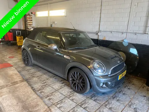 MINI Cabrio 1.6 Cooper S (bj 2010, automaat)