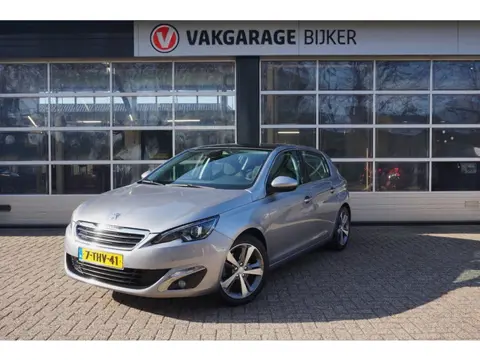 Peugeot 308 1.6 THP Première Panodak/Trekhaak! (bj 2014)
