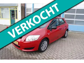 Toyota Auris 1.4-16V Terra