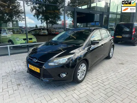 Ford Focus 1.0 EcoBoost 5-DEURS LEASE TITANIUM-uitv/ZEER COMPLEET/MOTOR DEFECT