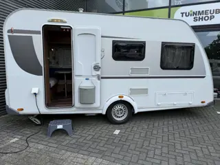 Knaus Sport 420 QD VASTBED TREINZIT VOORTENT