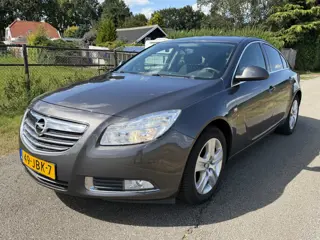 Opel Insignia 1.6 Edition ECC/Cruise/LMV/ IPAD Radio