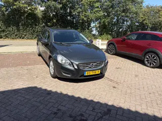 Volvo V60 1.6 T3 TREKHAAK NAVI CLIMA (bj 2012)