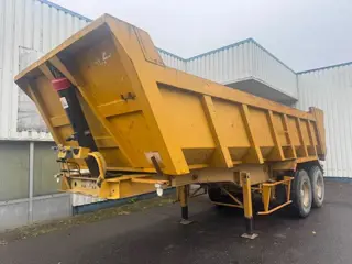 Castera 2 Axle Steel tipper , Drum bakes (bj 1995)