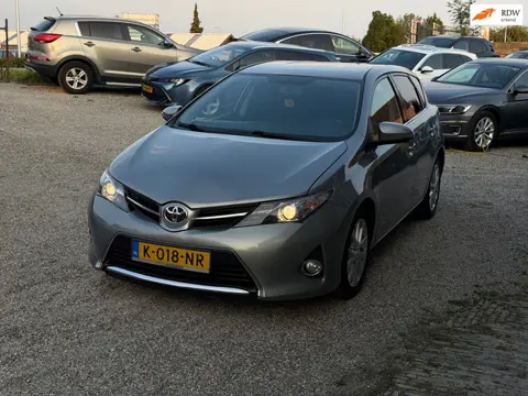 Toyota Auris 1.6 Aspiration Vol Optie Camera Cruise PDC LMV StoelVerwarming NAP Nieuwe Apk