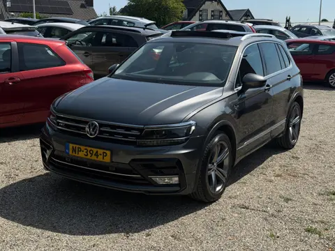 Volkswagen Tiguan 2.0 TSI 4Motion Highline BomVol Pano Keyless 360 Camera Standkachel StoelVW Elektr