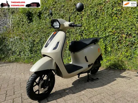 Yadea Owin 25-45km Electrische Scooter NIEUW STIJLVOL BETAAL