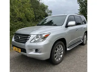 Lexus LX570 ( Toyota Land Cruiser 200 Series) 8 persoons Mooi Chassis !