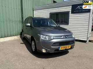 Mitsubishi Outlander 2.0 Intense AUTOMAAT - TREKHAAK - ONDERHOUDEN