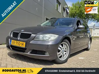 BMW 3 Serie Touring 320i Business Line Automaat Navi/Pano ✅