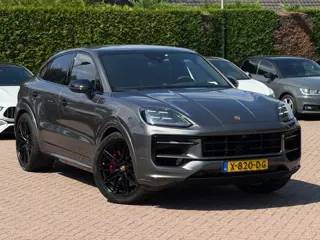 Porsche Cayenne Coupé 3.0 E-Hybrid / SOH 91,4% / Trekhaak / Panoramadak / 360Camera / Head-up / Pass