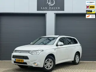 Mitsubishi Outlander 2.0 PHEV Business Edition / CAMERA NAVI