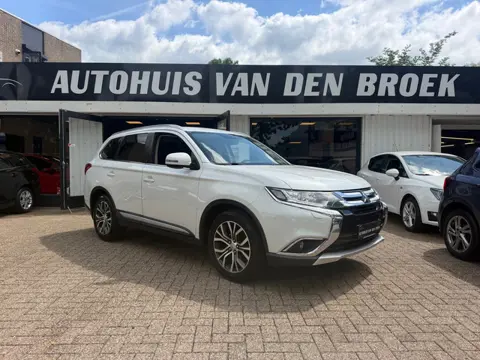Mitsubishi Outlander 2.0 2WD Instyle|Navi|Cruise|Clima|Carplay|360 Camera|Trekh|Pdc|Lmv|Elek Pakket|