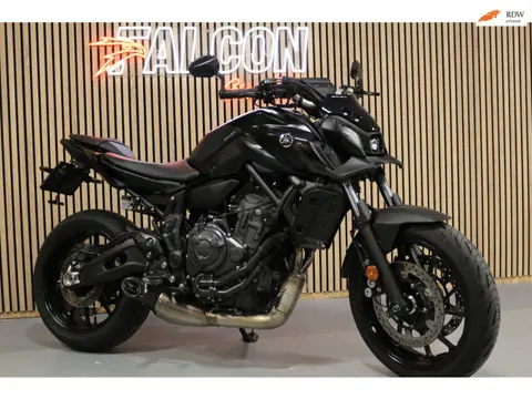 Yamaha MT-07 - 2024 - Akrapovic - Handvat Verwarming - Bar End Spiegels