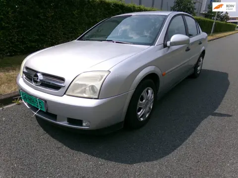 Opel Vectra 1.8-16V Essentia