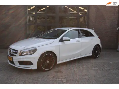 Mercedes-Benz A-klasse 180 AMG Pakket |PDC|AC| Nieuwe APK