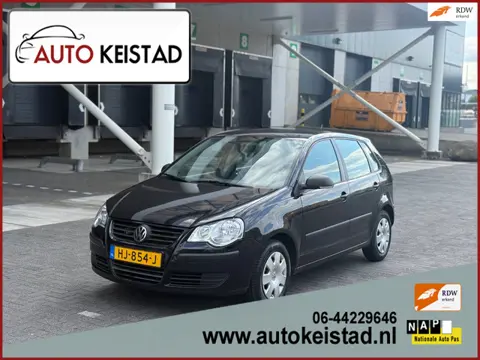 Volkswagen Polo 1.2 5-DEURS AIRCO/ ELEKTR. RAMEN! 1 JAAR APK!