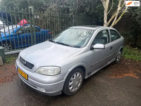 Opel Astra 1.6 Sport met 83000 km (koppeling moet worden vervangen)
