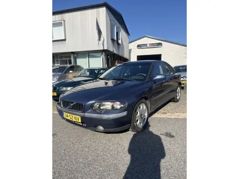 Volvo S60 2.4 Edition Goed rijdende S60 met bijna alle optie,s Prijs is inclusief nieuwe Apk keuring