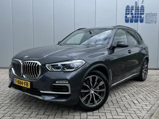 BMW X5 xDrive30d High Executive X-Line Luchtvering Trekhaak 3500 kg Panoramadak Laser licht Koplampe