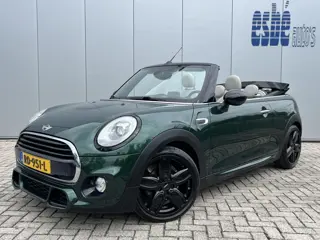 MINI Cabrio 1.5 Cooper 136 pk Automaat JCW Navigatie Head-Up Display Harman Kardon Audio Sportstoele