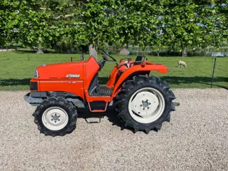 Kubota Saturn x 20 Minitractor / Mini tractor