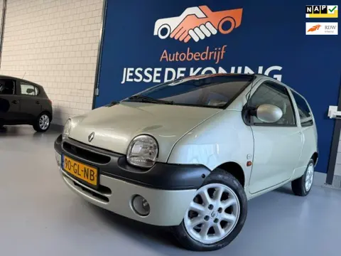 Renault Twingo 1.2 Initiale vol automaat / bj.2001 / leder / sportvelgen / NAP met 61522 km./ APK to