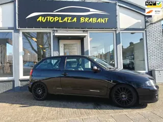 Seat Ibiza 1.4-16V Stella/ LEER/ 17 INCH/ USB/ DISTR VV/ MEENEEMPRIJS