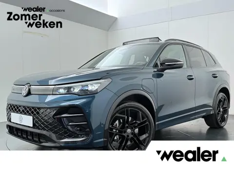 Volkswagen Tiguan 1.5 eHybrid R-Line Edition | 272 PK | SoH 100% | Trekhaak wegklapbaar | Adaptive C