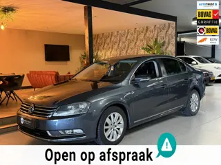 Volkswagen Passat 1.8 TSI Highline | Trekhaak | Stoelverwarming | Cruise | PDC | Clima