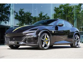 Ferrari Purosangue 6.5 V12 / Retrofit Steering Wheel / Full Carbon / Electrochromic Roof
